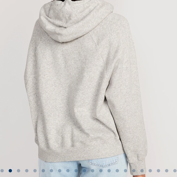 NWT OLD NAVY Oversized Fleece Logo Graphic Hoodie Color: Light Heather Gray - Picture 4 of 7